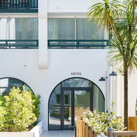 Ibaia - Piscine & Hotel