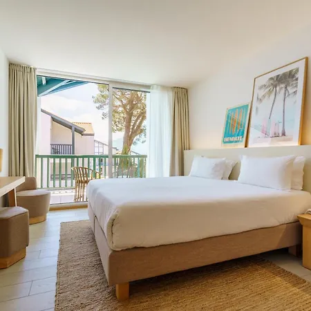 Ibaia - Piscine & 4*